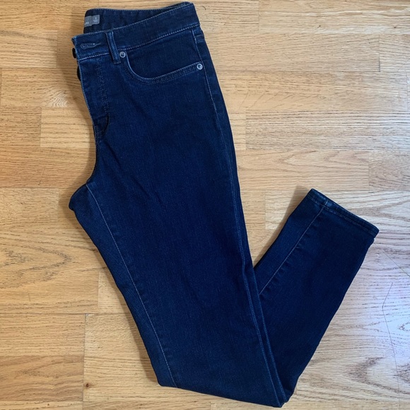 L.L. Bean Signature Dark Wash Skinny Jeans Size 8 - Picture 3 of 4